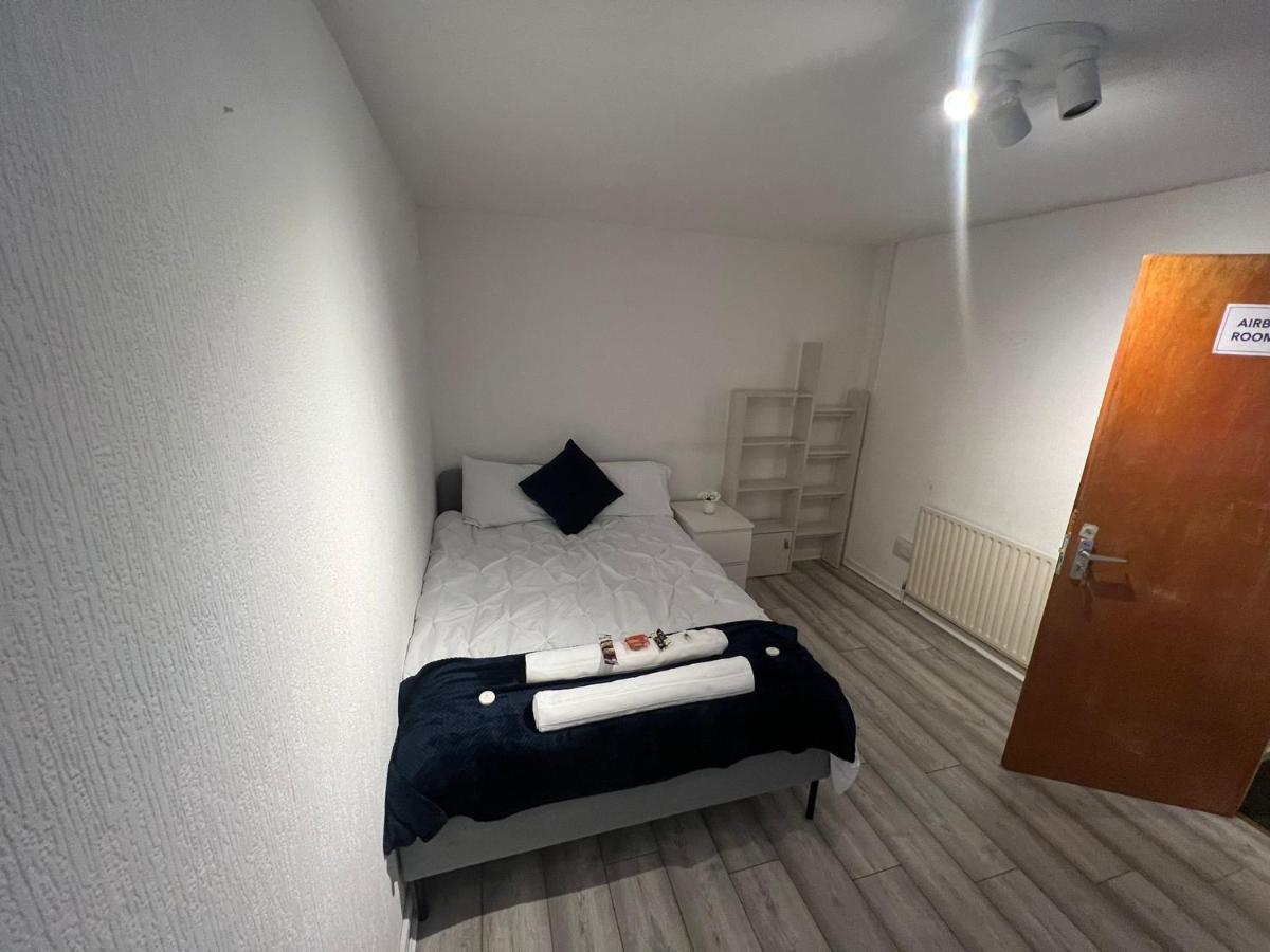 Indulge Hockley Hotel - With Free Front Parking - 10 Min Drive To Birmingham City Centre Bull Ring, Grand Central, Tesco Superstore, Primark & Commonwealth Games ברמינגהאם מראה חיצוני תמונה